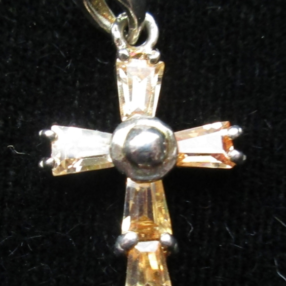 Tiny Peach CZ cross 133 - Picture 3 of 7